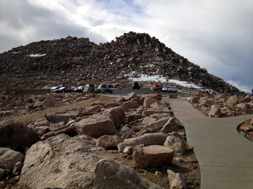 mount-evans-parking-at-top-of-mountain